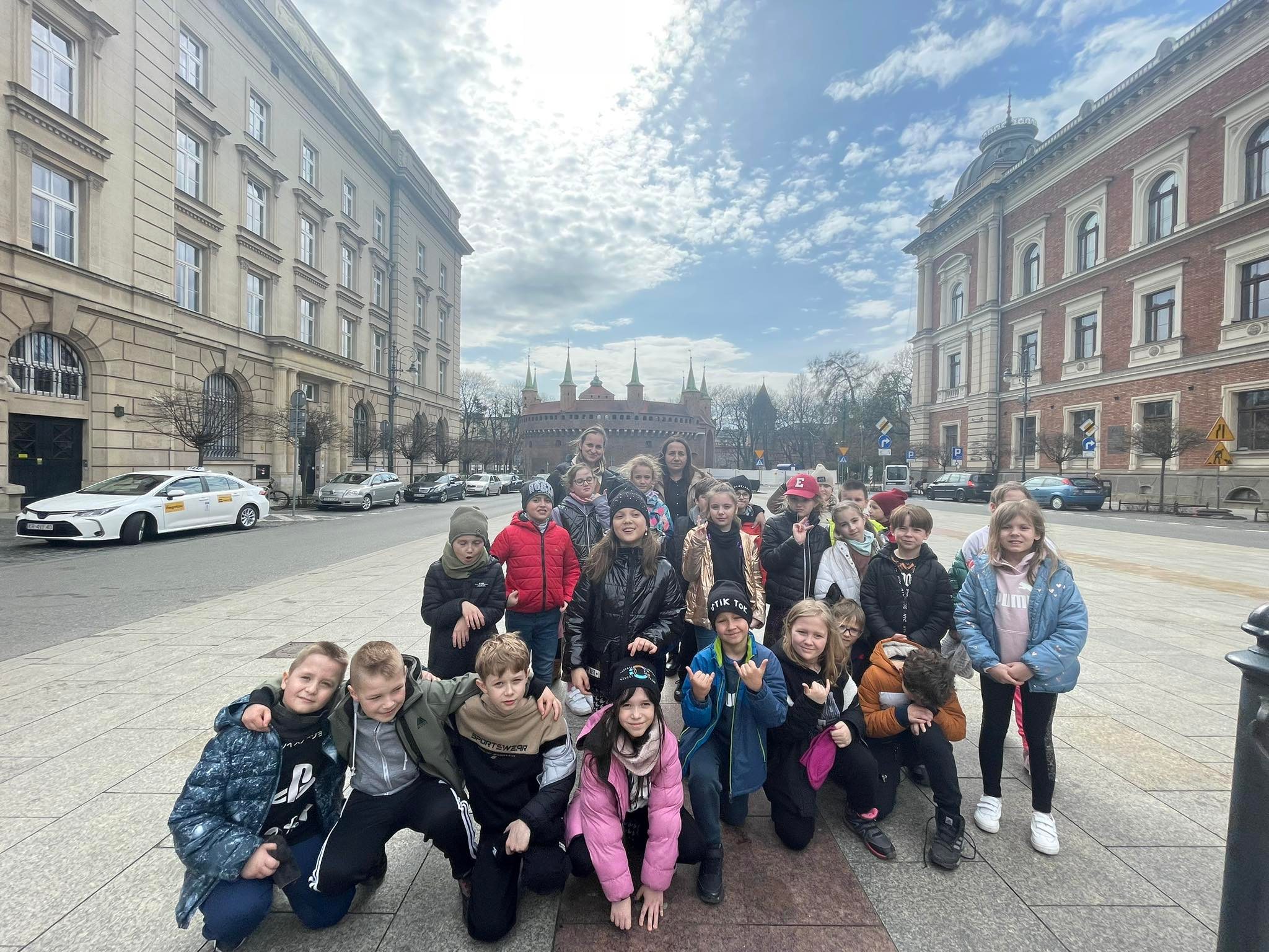 Klasa 2c na placu Jana Matejki w Krakowie 
